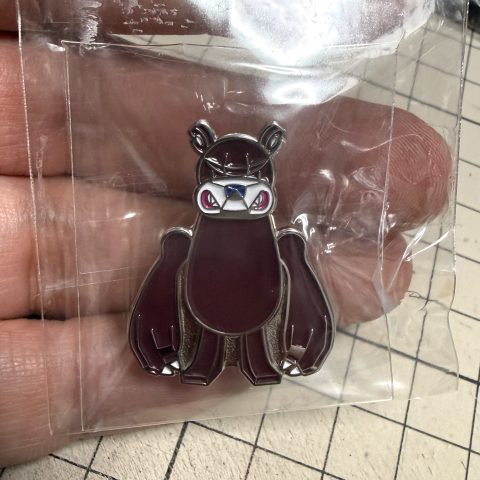 NEW KNUCKLE BEAR PINS